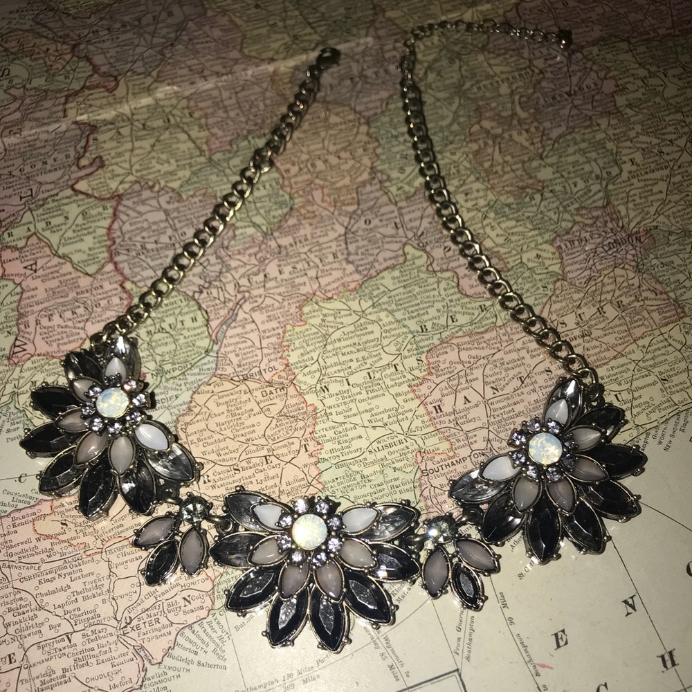 Stylish light blue silver necklace